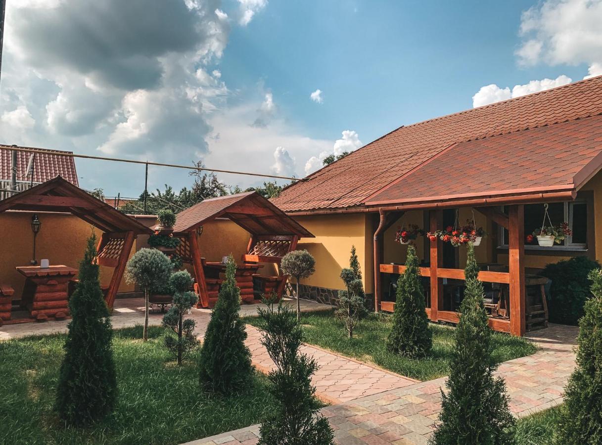 Forsage Hostel Uzhhorod Exterior photo