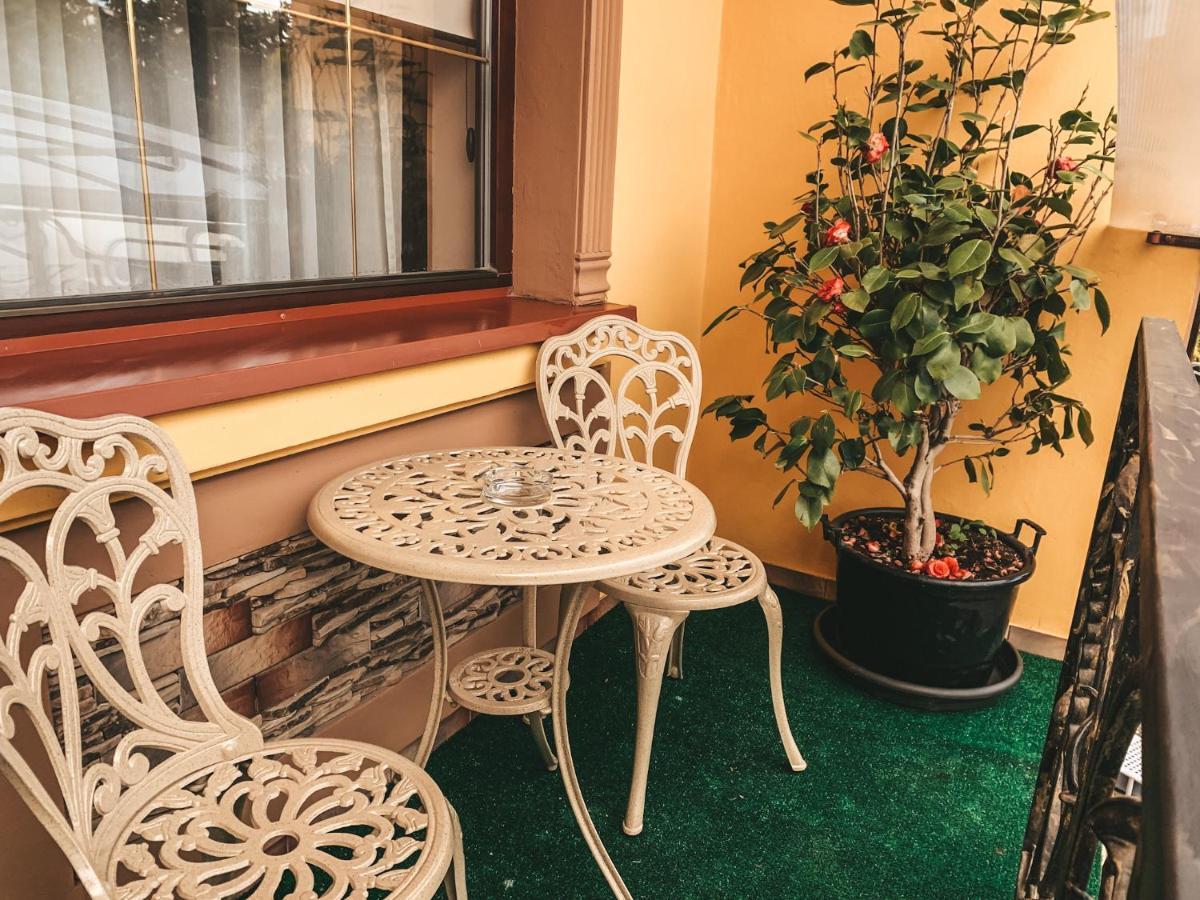 Forsage Hostel Uzhhorod Exterior photo