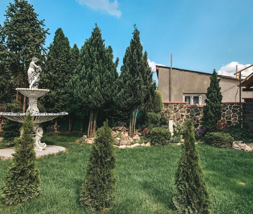 Forsage Hostel Uzhhorod Exterior photo